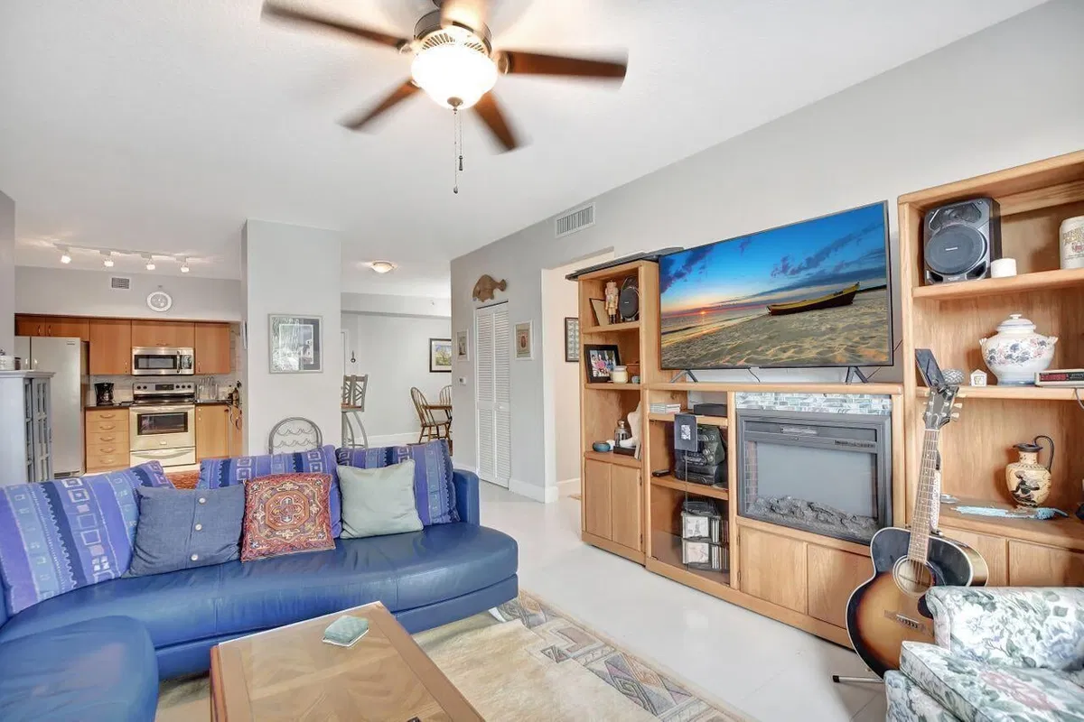 Pineapple Grove Village Condominiums Unit 1408 photo 16