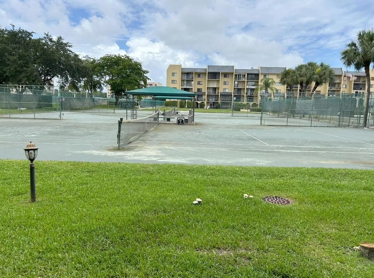 Unit 102 photo 28