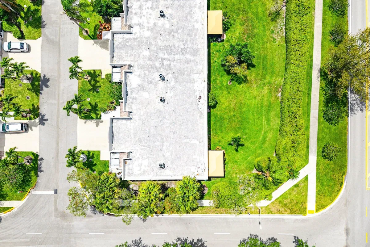 Unit 1 photo 37