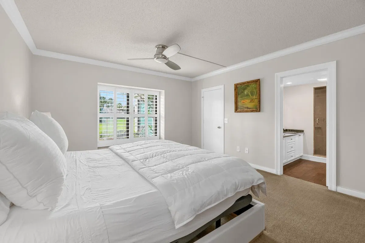 Unit A102 photo 31