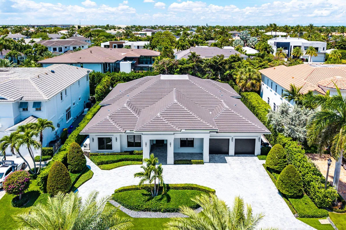 Royal Palm Yacht and Country Club Residence photo 4