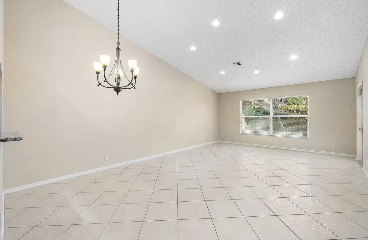 Residence photo 10