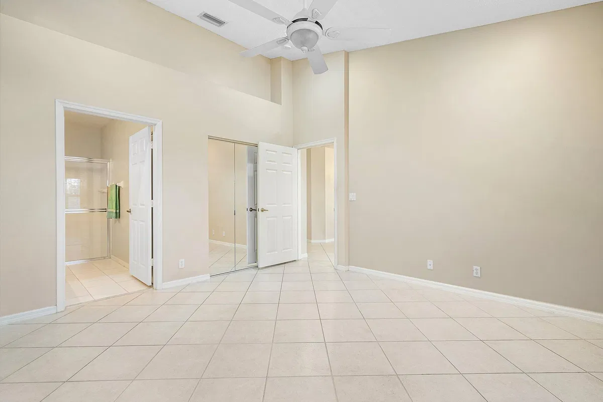 Residence photo 19