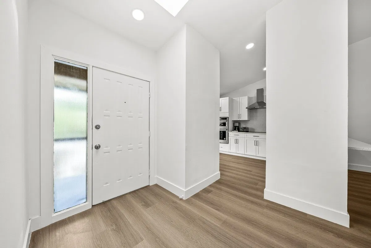 Unit 15 photo 13