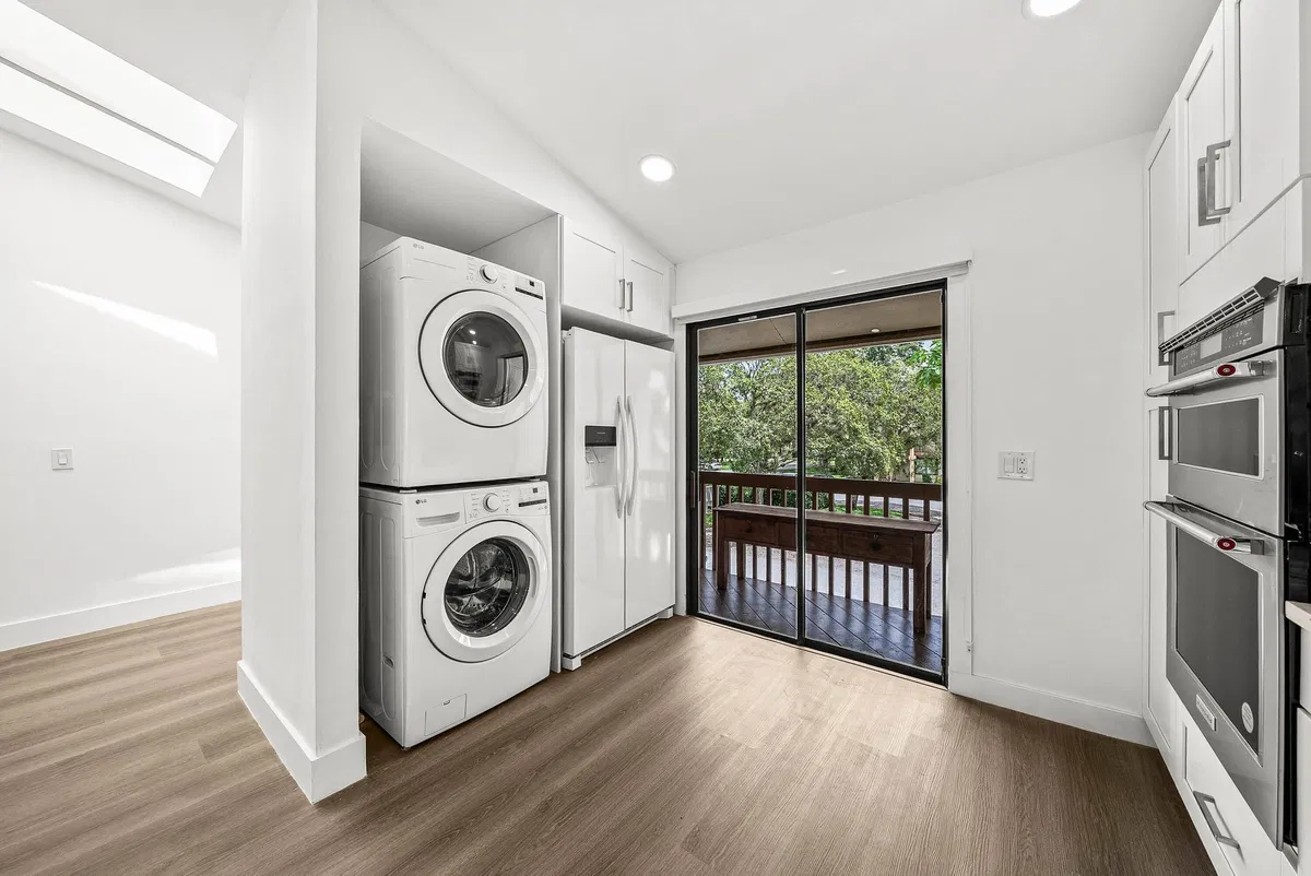 Unit 15 photo 16
