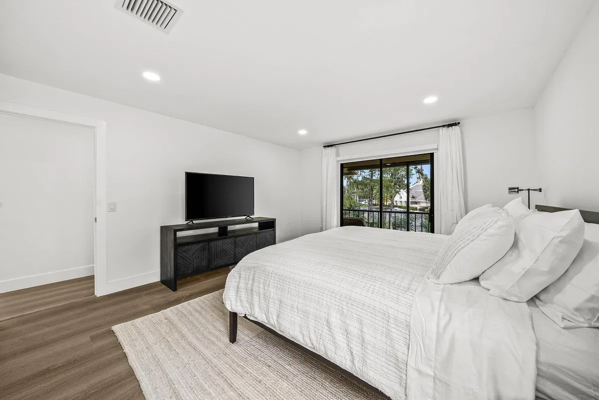 Unit 15 photo 22