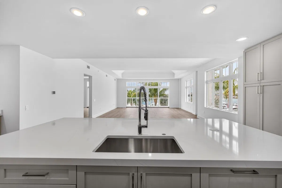 Singer Island Unit 1-302 photo 10