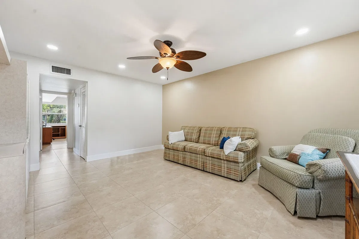 Residence photo 4
