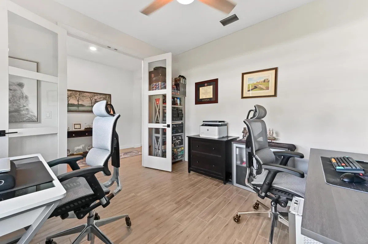 Residence photo 22