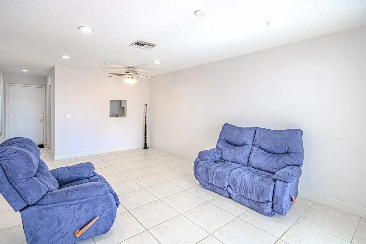 Unit 202 photo 16