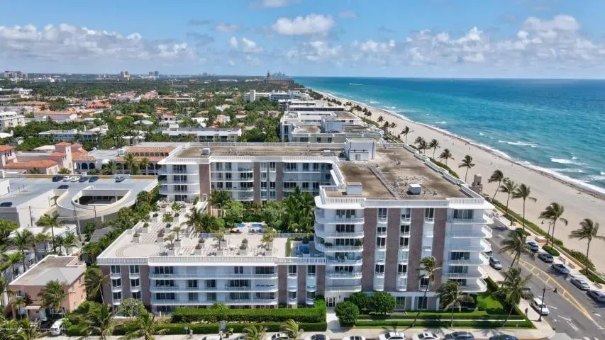 Winthrop House Condos Unit 7 photo 4