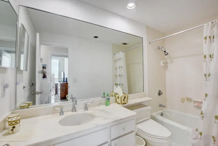 Winthrop House Condos Unit 7 photo 16
