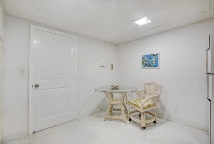 Winthrop House Condos Unit 7 photo 25