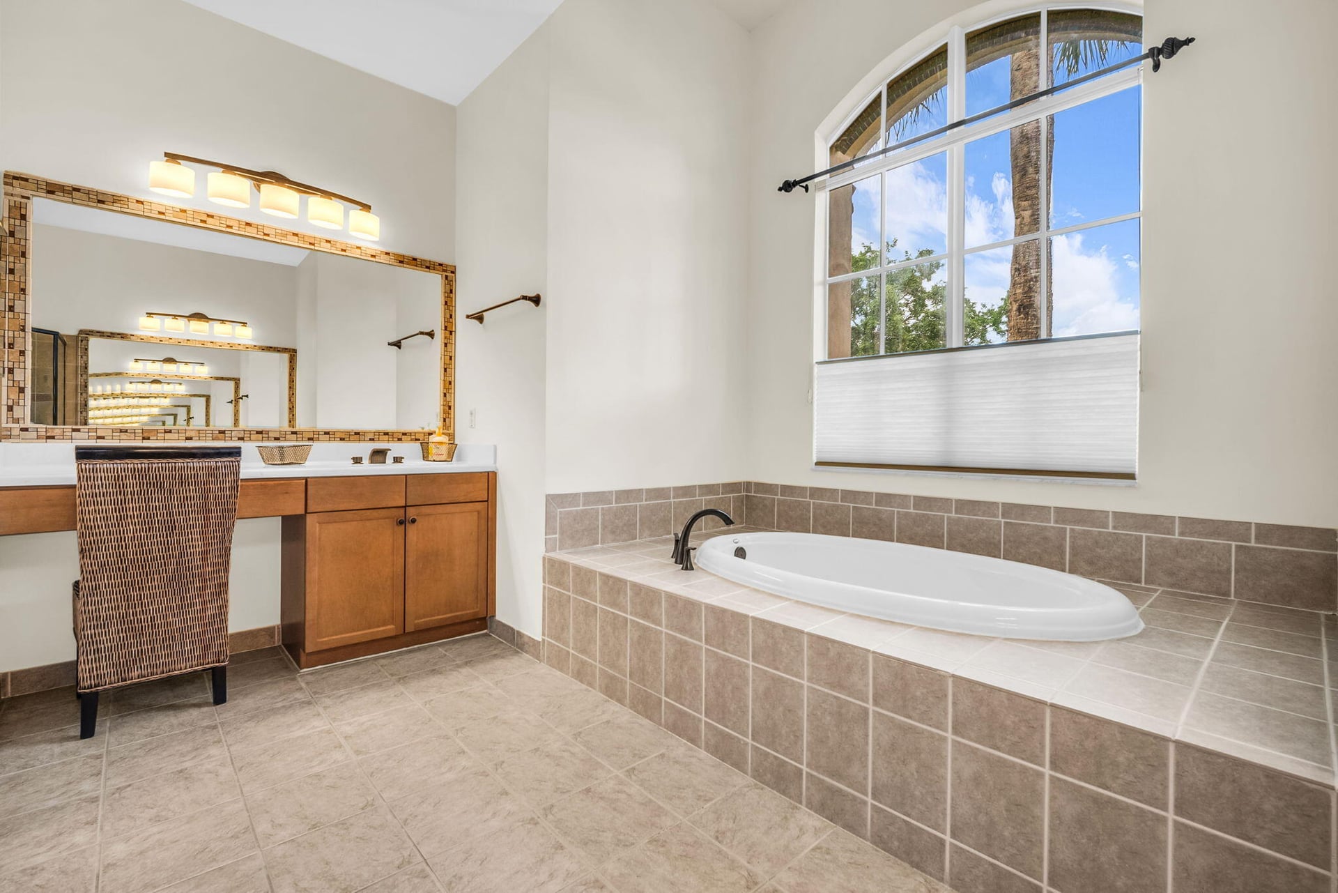Residence photo 25