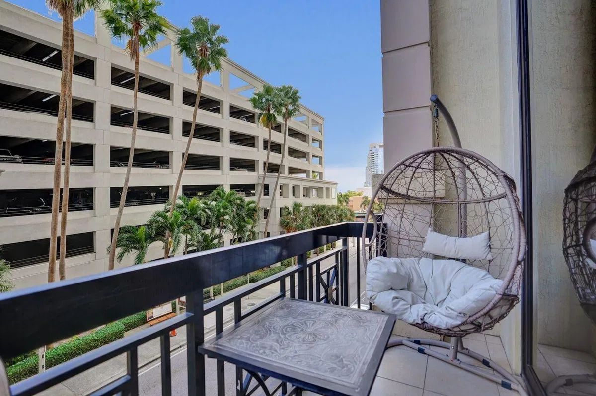 One City Plaza Unit 225 photo 43