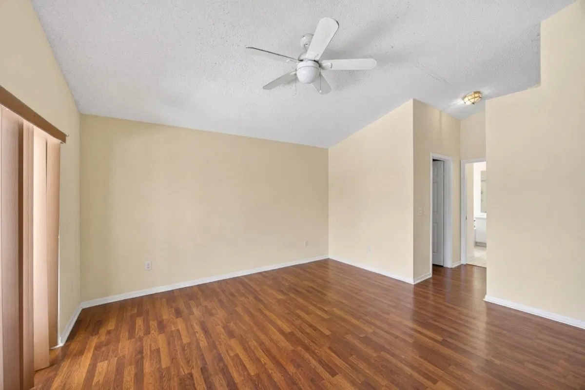 Residence photo 25