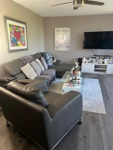 Unit 2111 photo 4