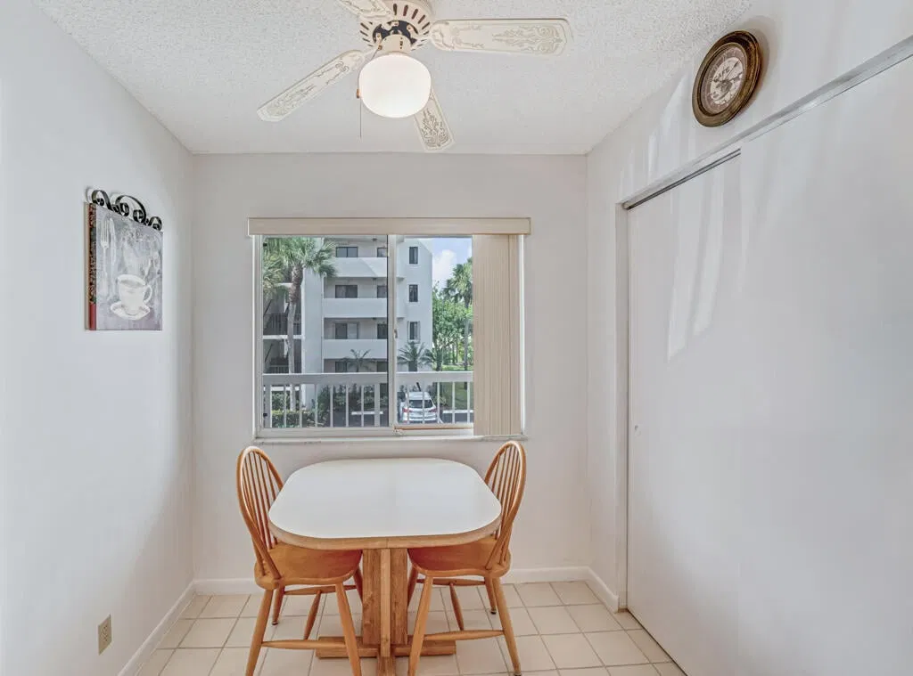 Unit 203 photo 10