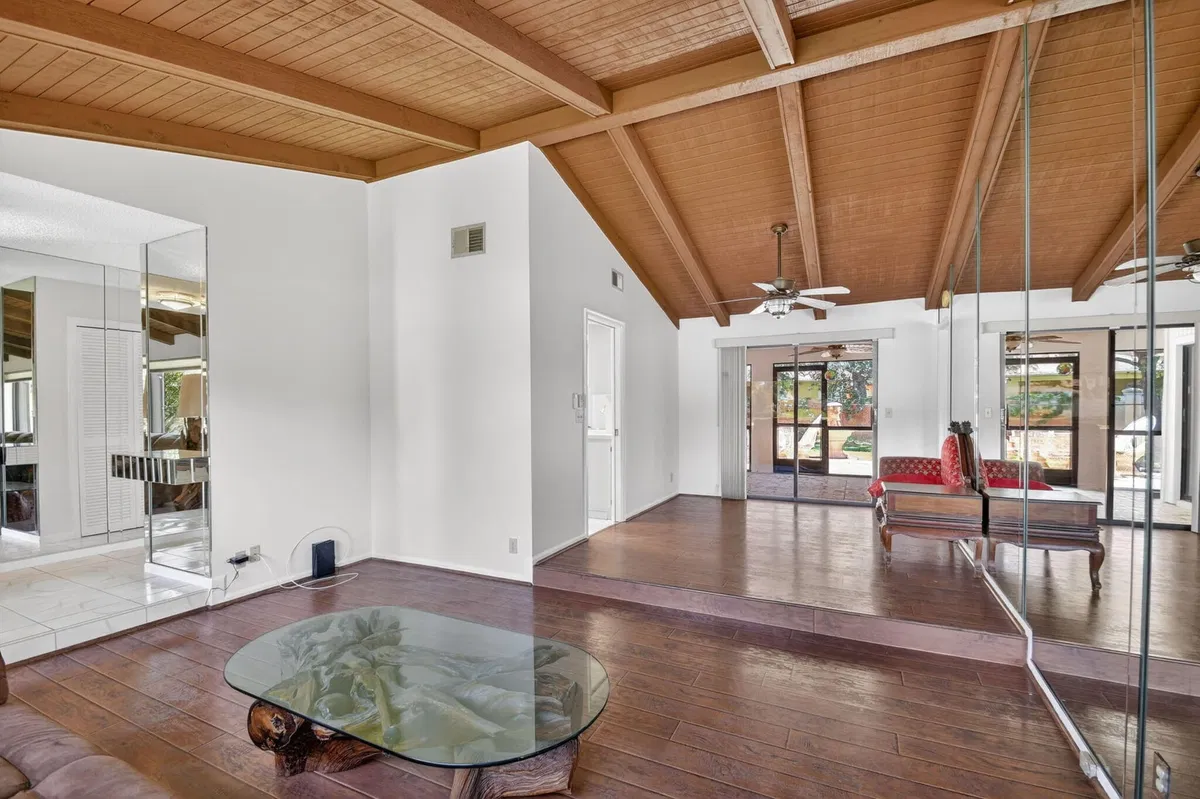 Residence photo 10