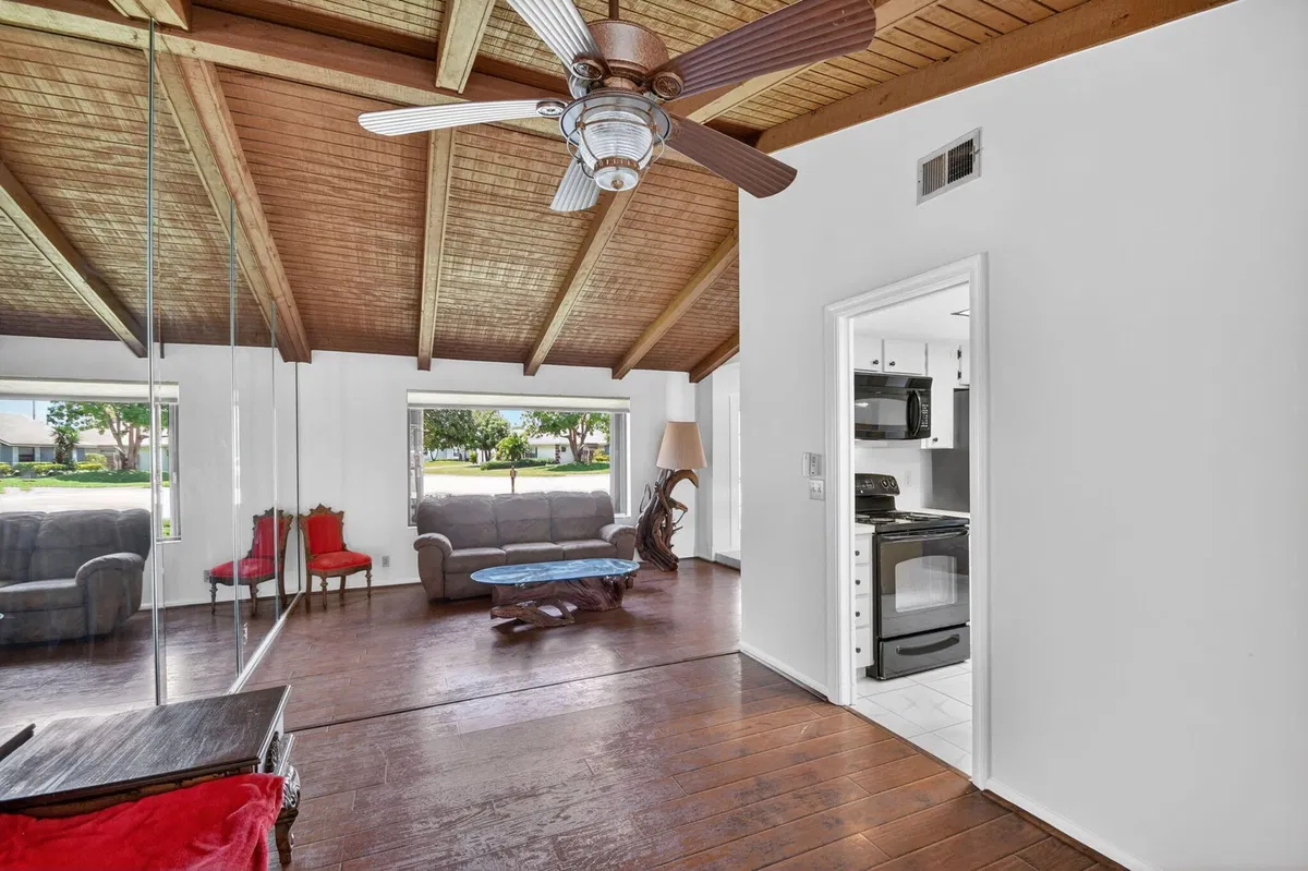 Residence photo 13