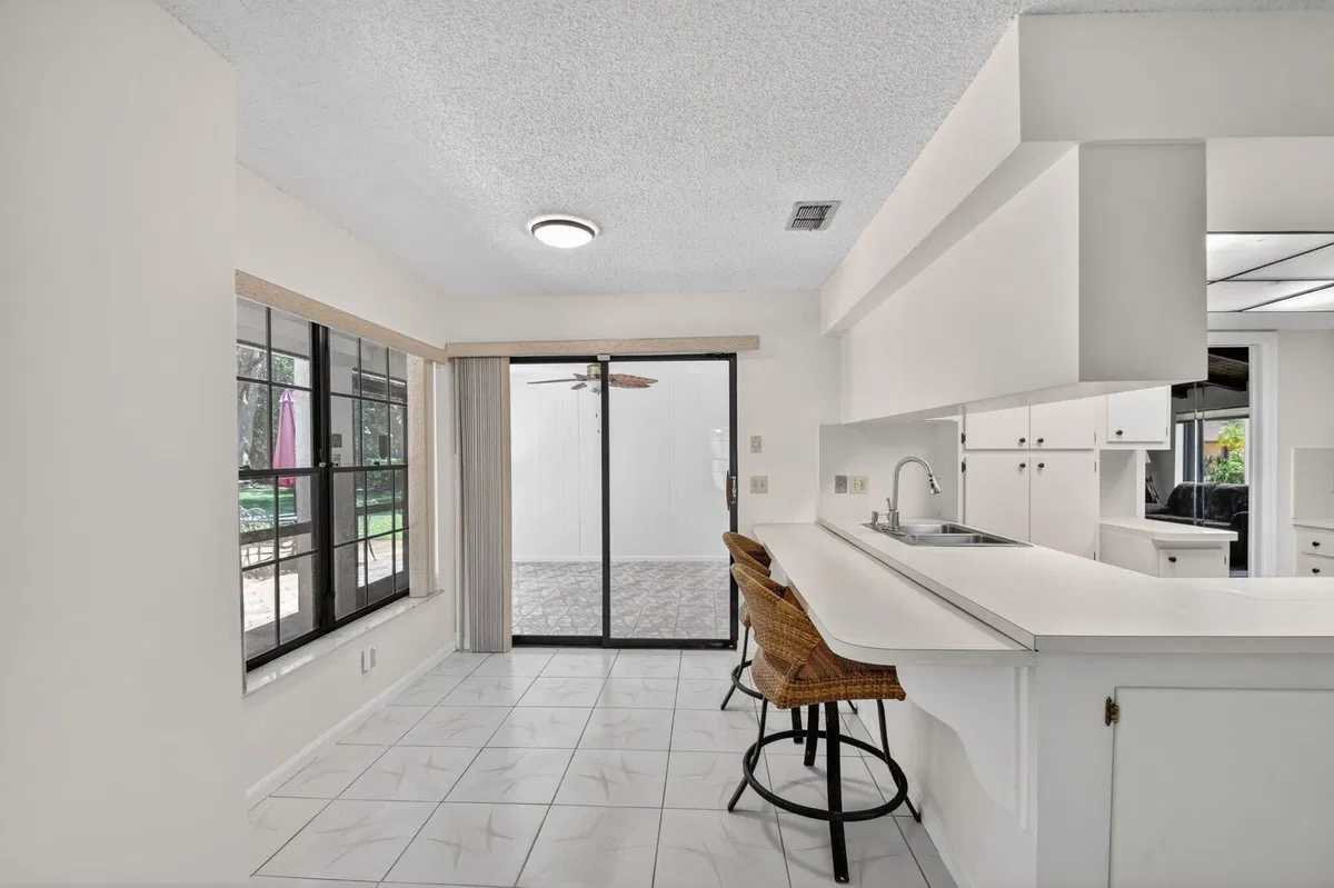 Residence photo 19