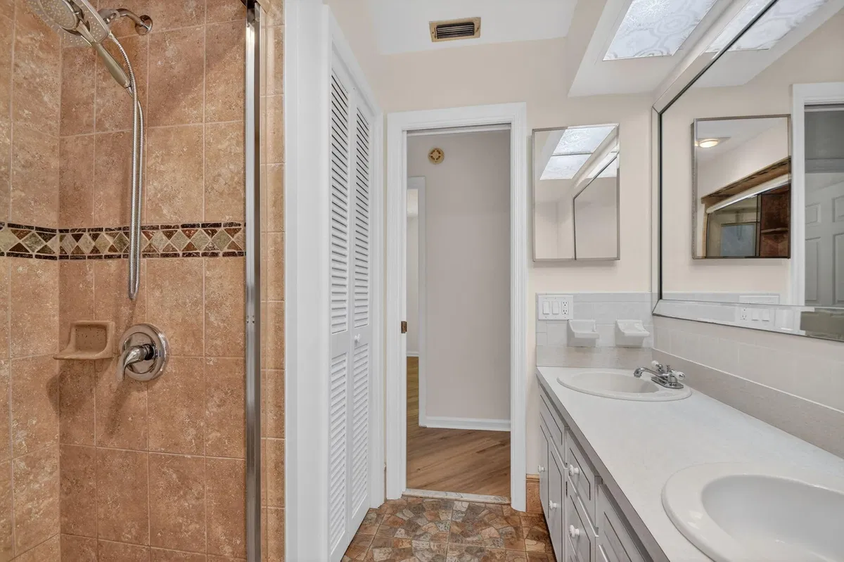 Residence photo 46