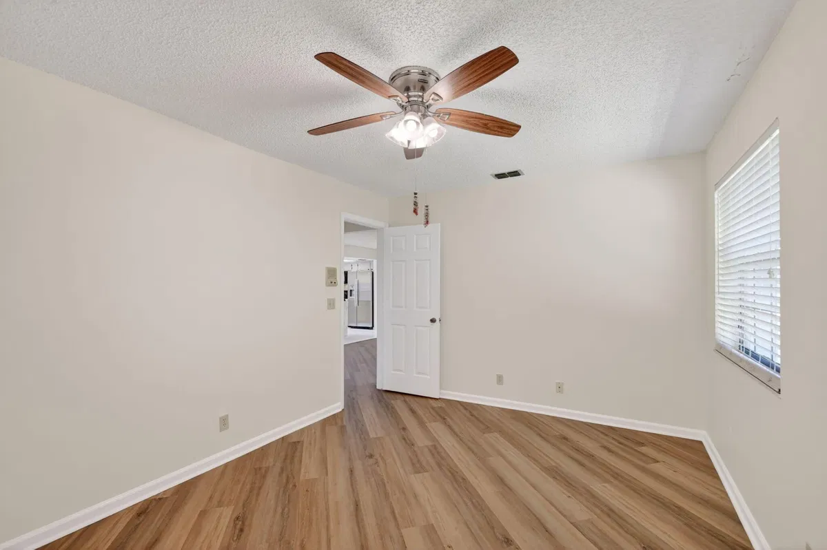 Residence photo 49