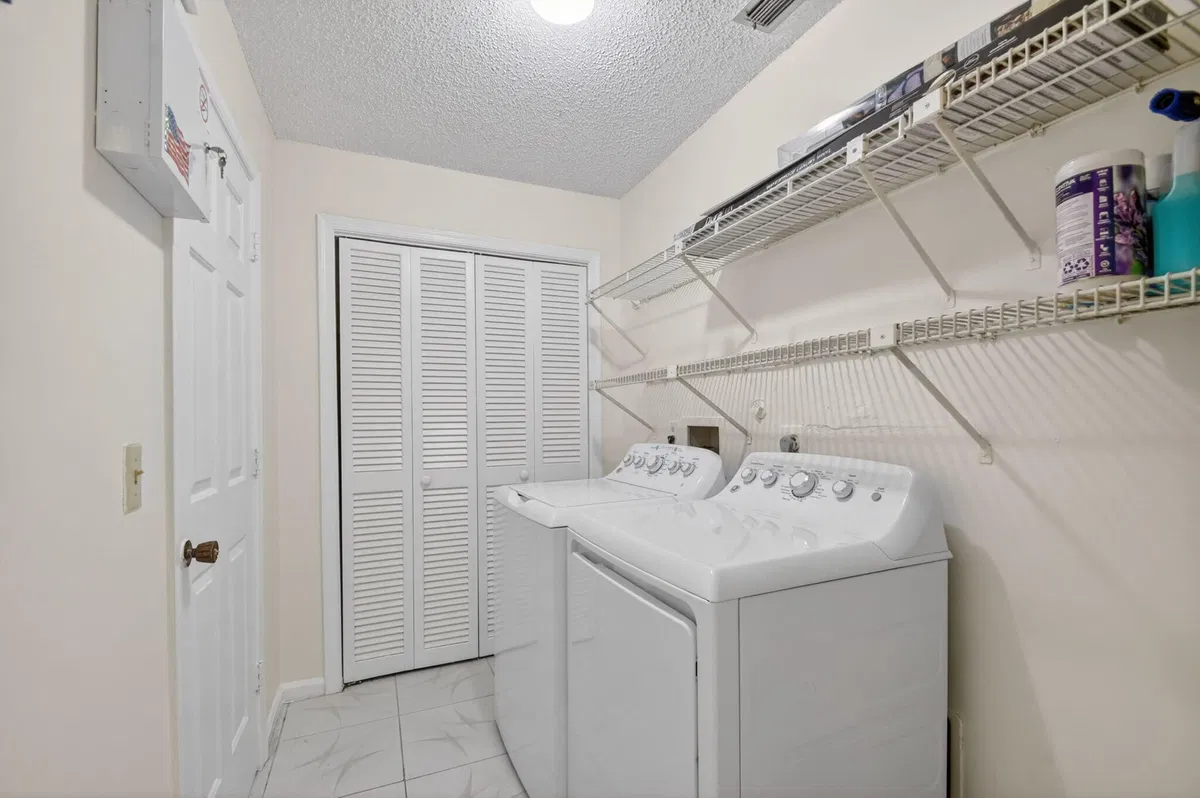 Residence photo 52