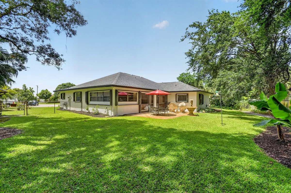 Residence photo 61