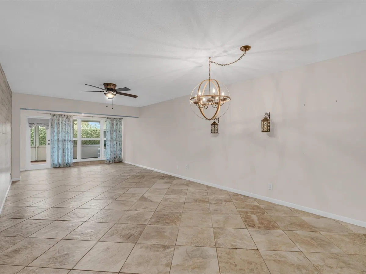 Unit 103 photo 19