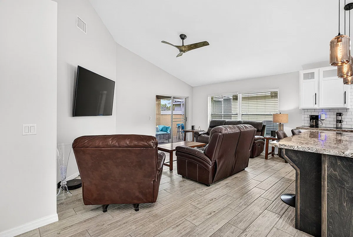  Residence photo 13
