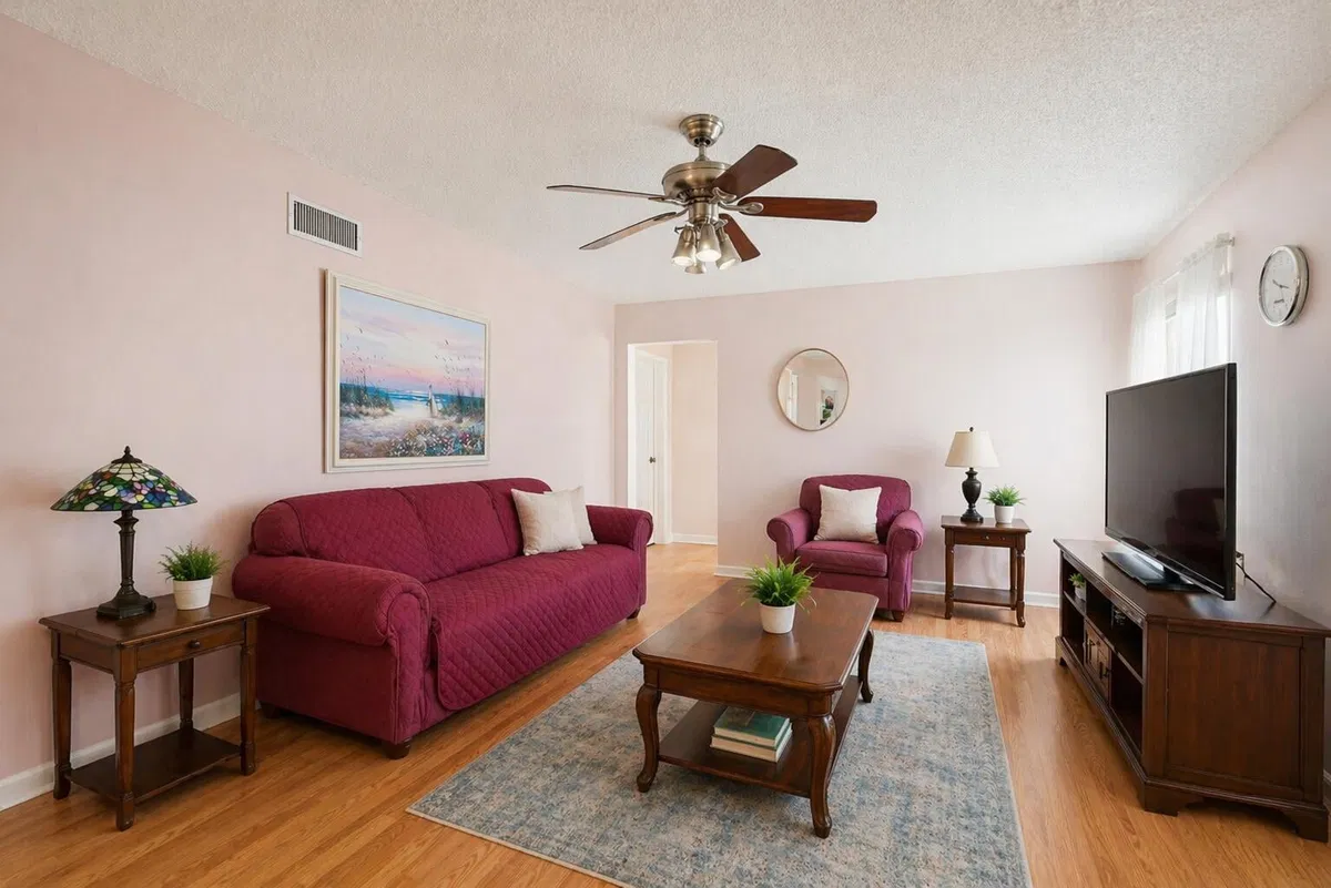 Unit D-1 photo 4