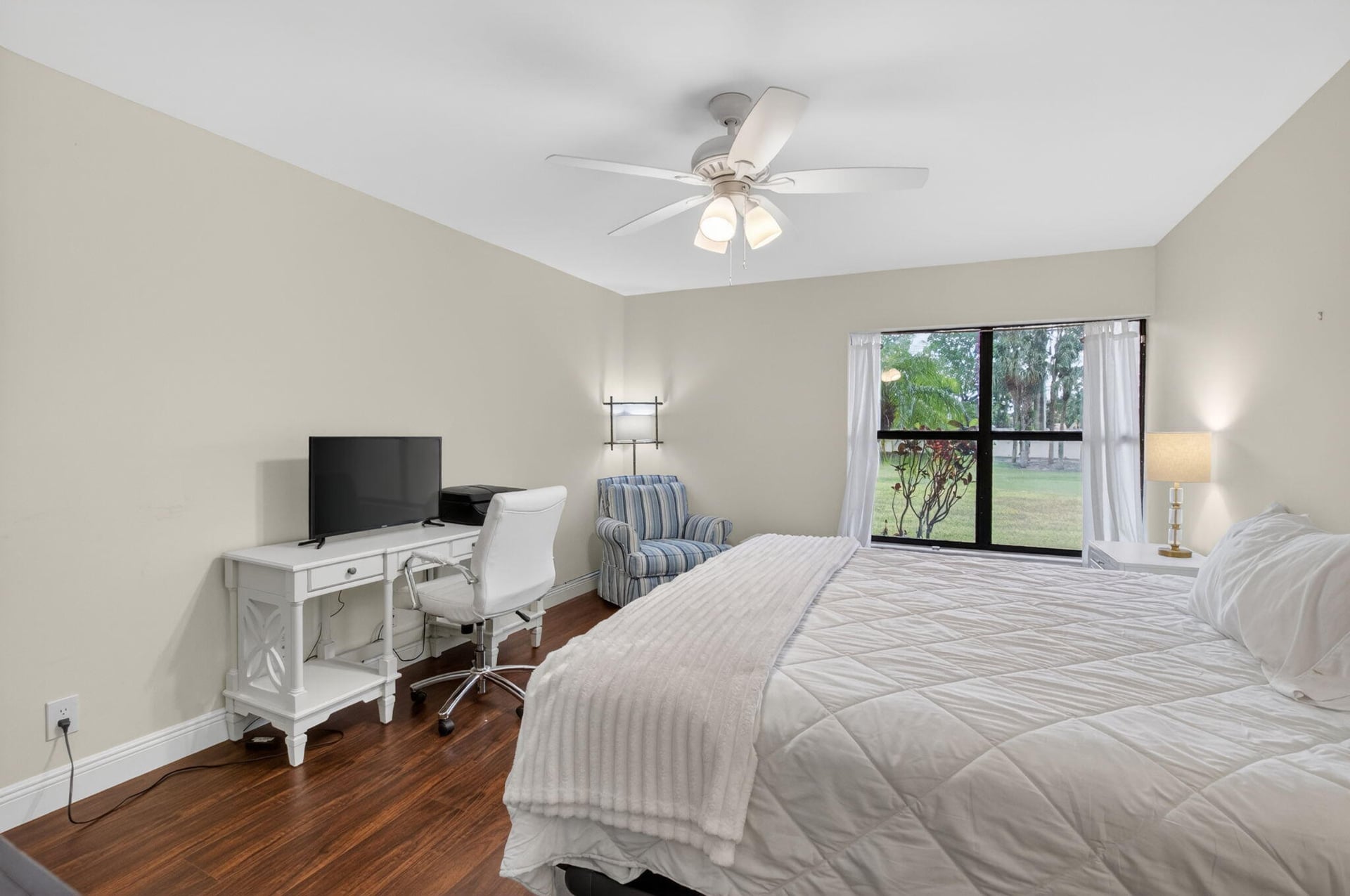 Unit 114 photo 13