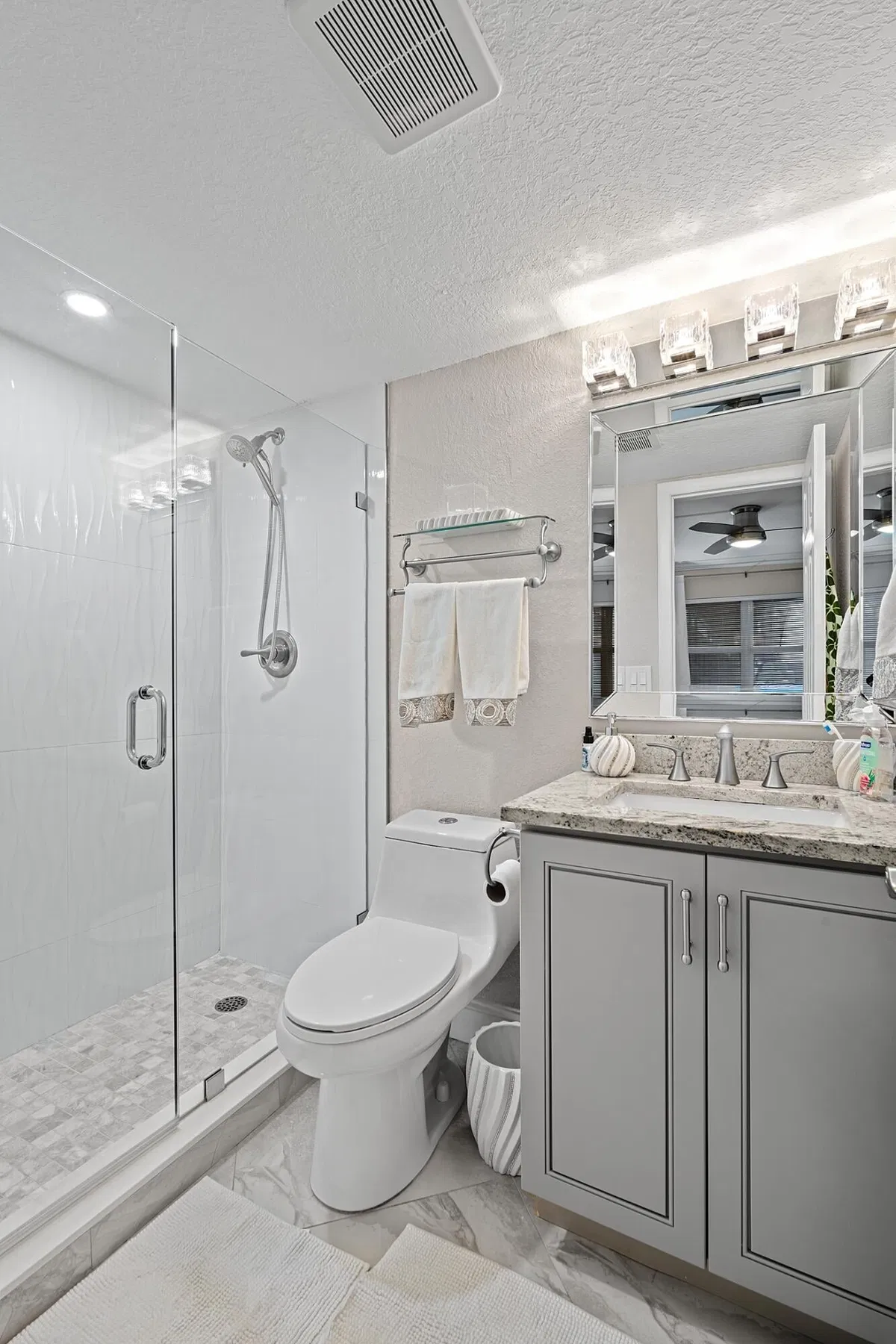 Unit 204 photo 19