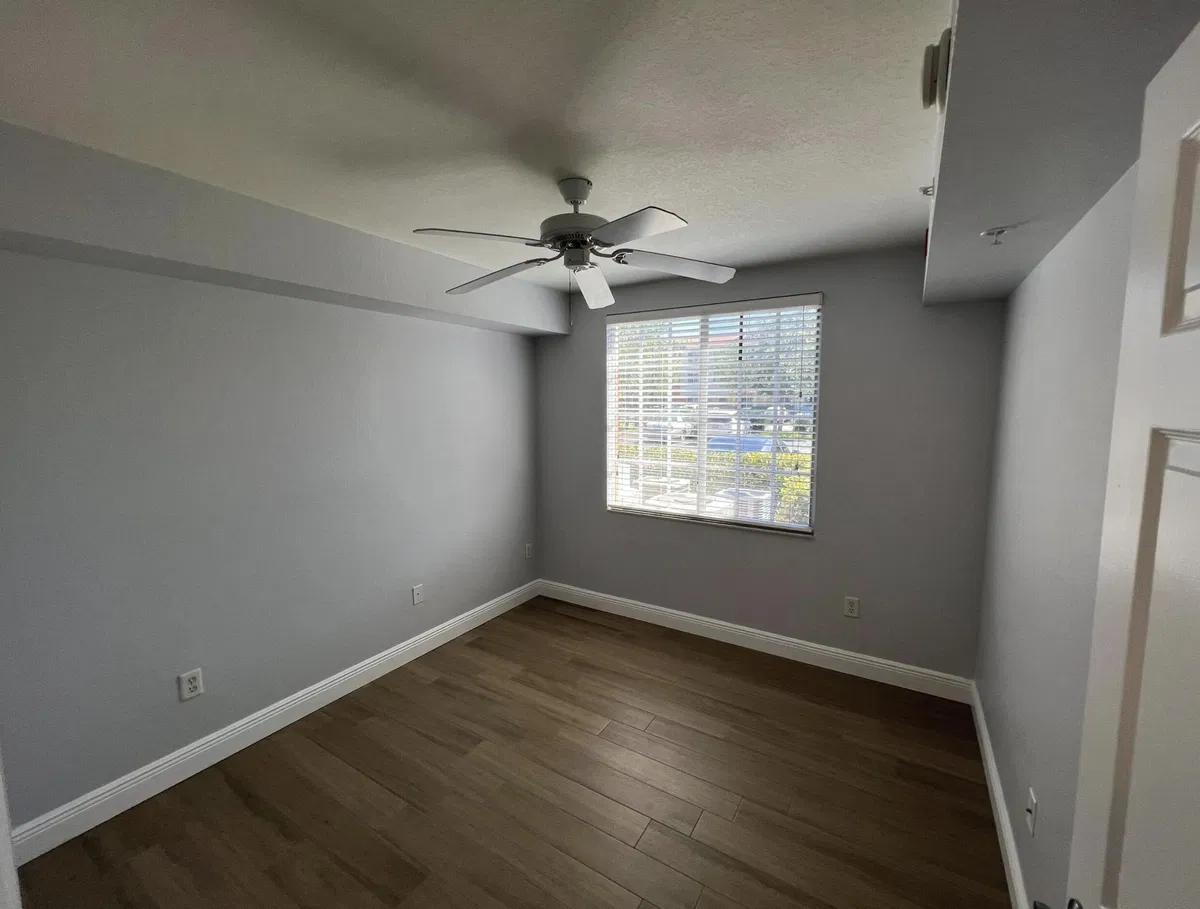 Unit 2103 photo 13