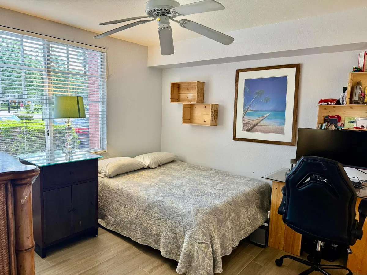 Unit 2103 photo 22
