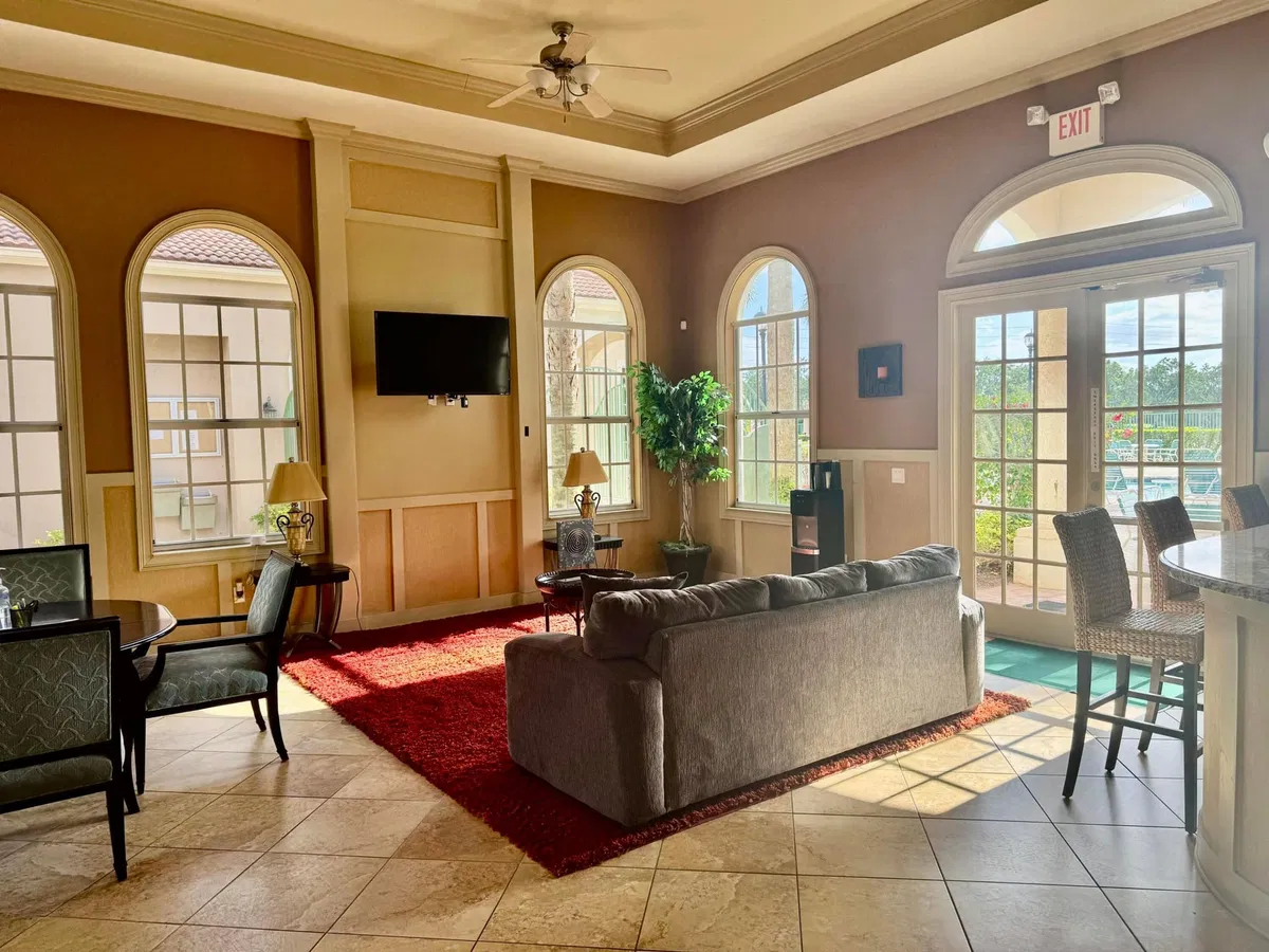 Unit 2103 photo 31