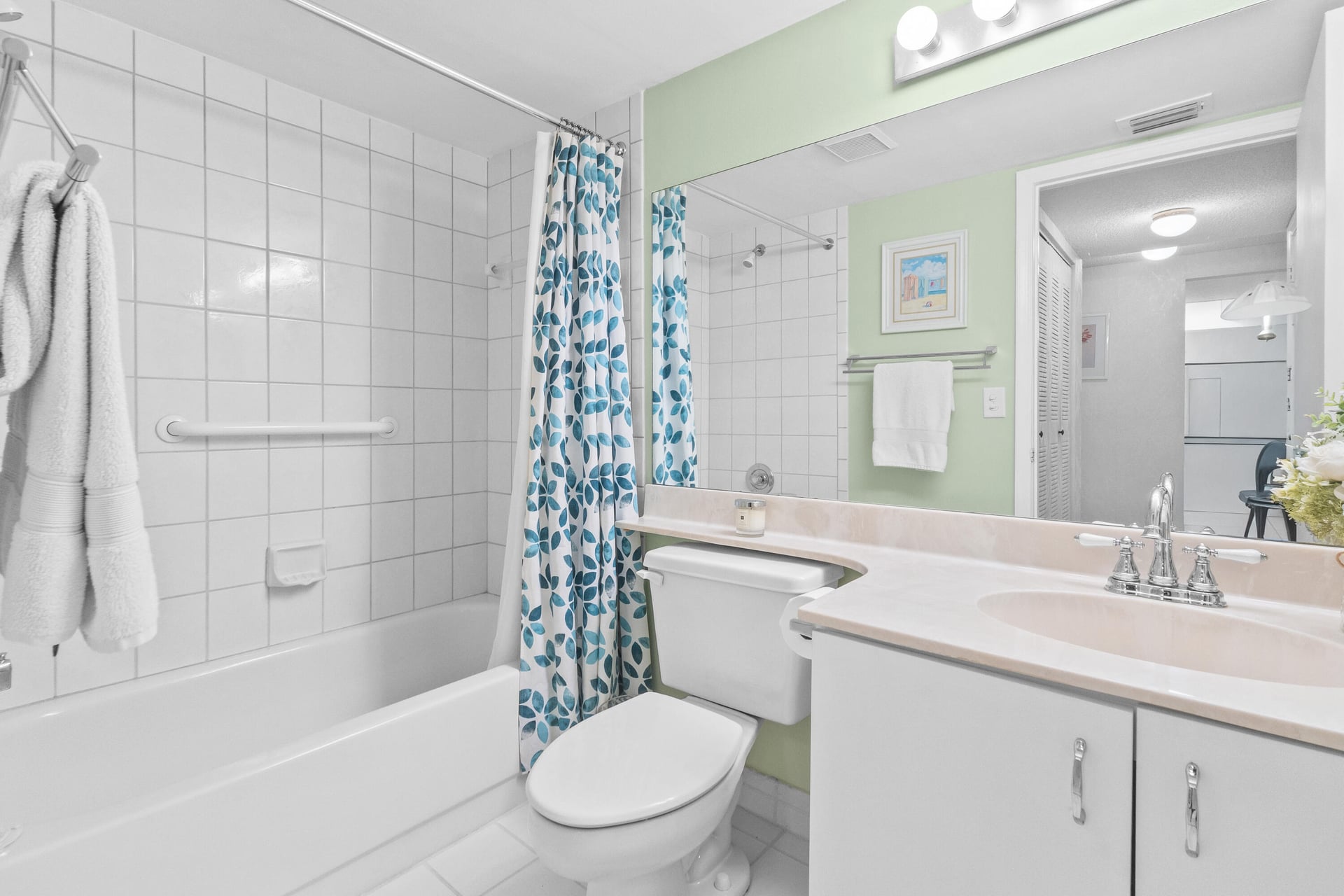 Unit 102 photo 16