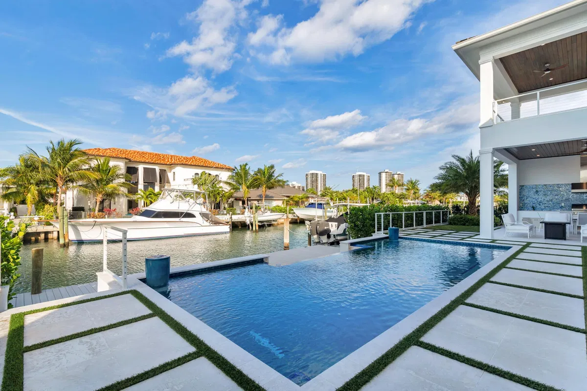 Palm Beach Isles Residence photo 25
