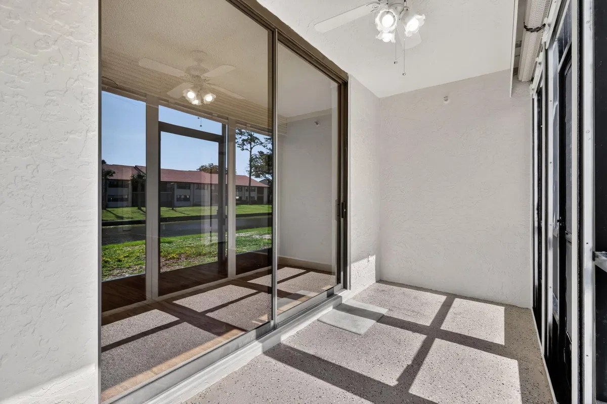  Unit 102 photo 31