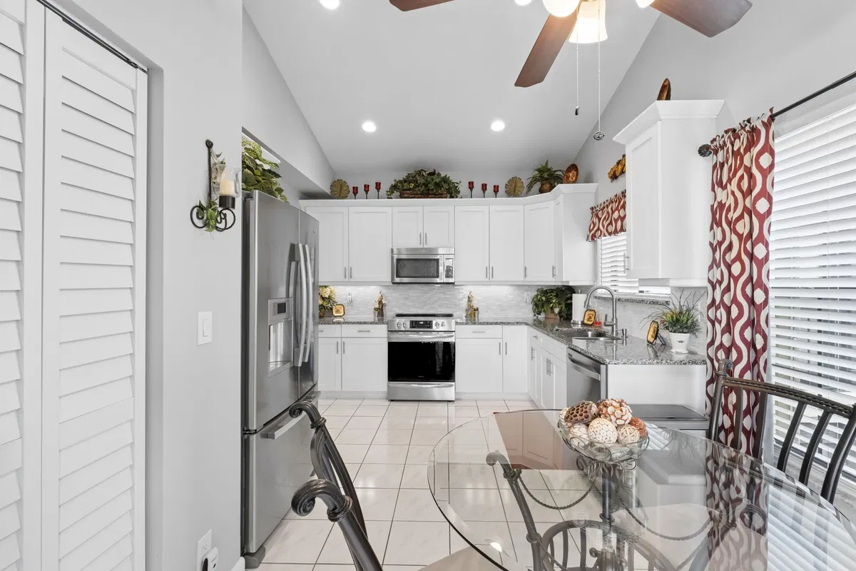 Unit 4022 photo 4