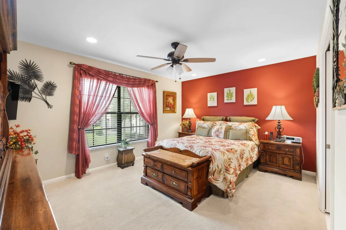 Unit 4022 photo 13