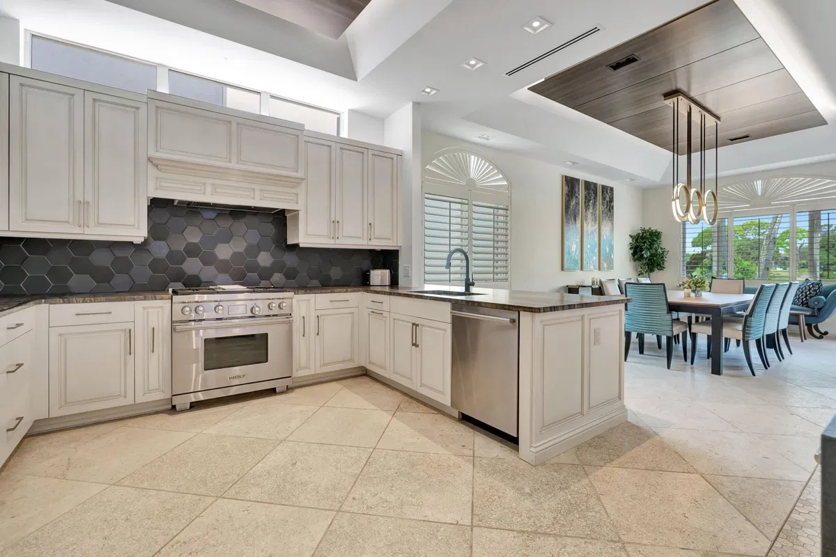 Admirals Cove Residence photo 19