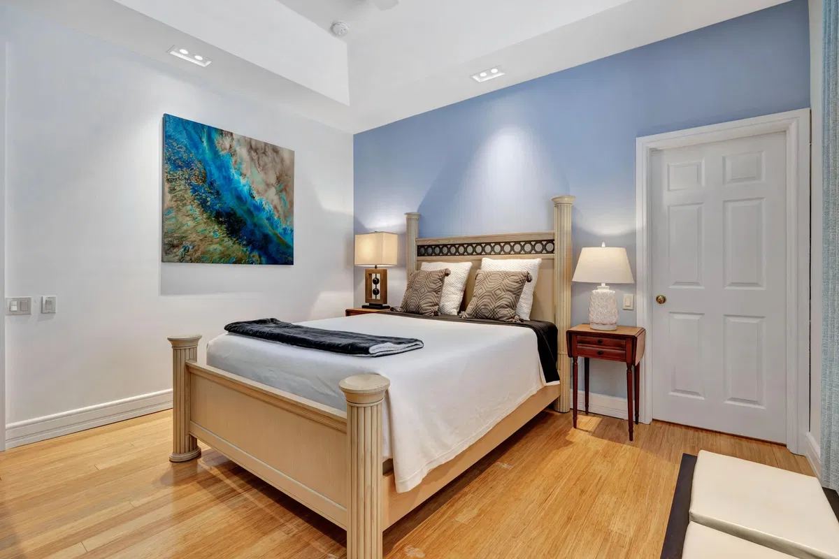 Admirals Cove Residence photo 40