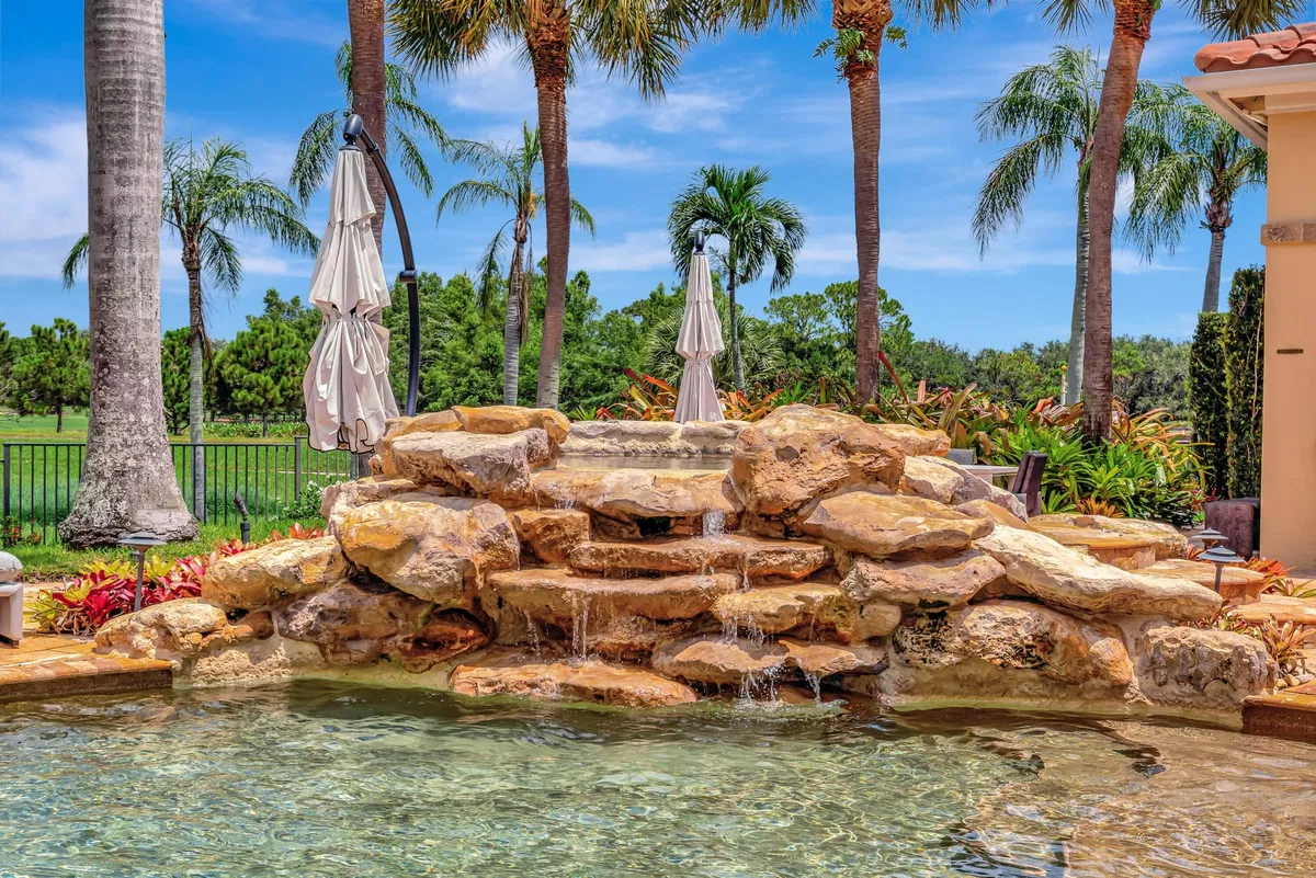 Admirals Cove Residence photo 58