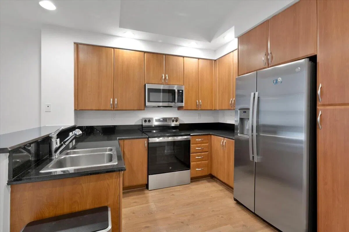 One City Plaza Unit 105 photo 13