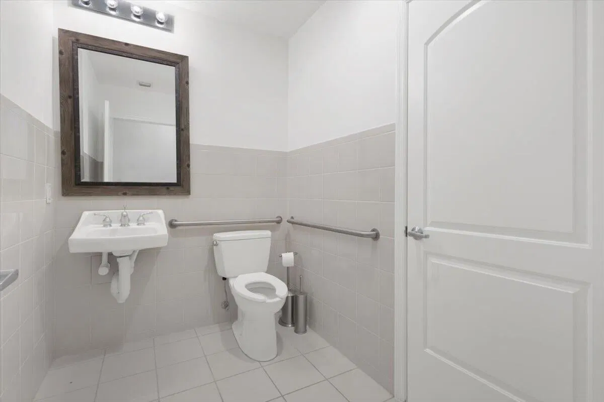 One City Plaza Unit 105 photo 22