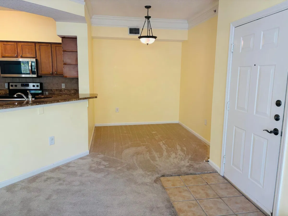 Unit 8304 photo 7