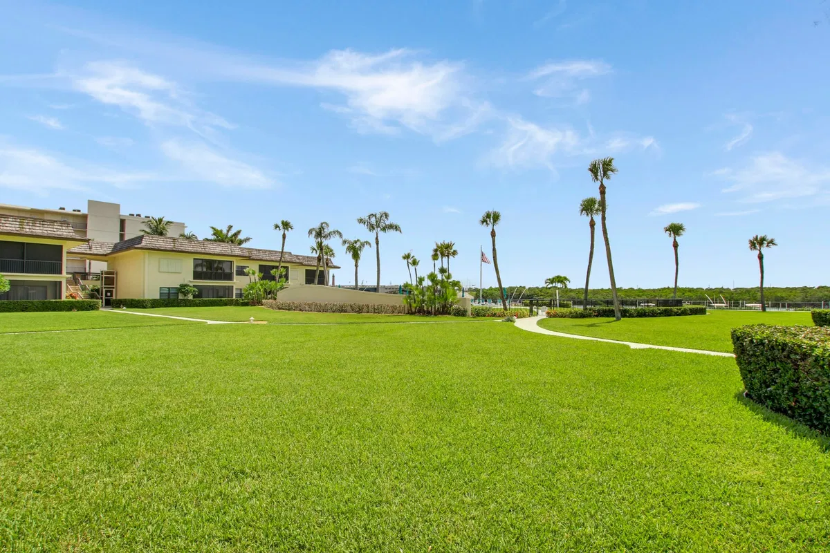  Residence photo 25