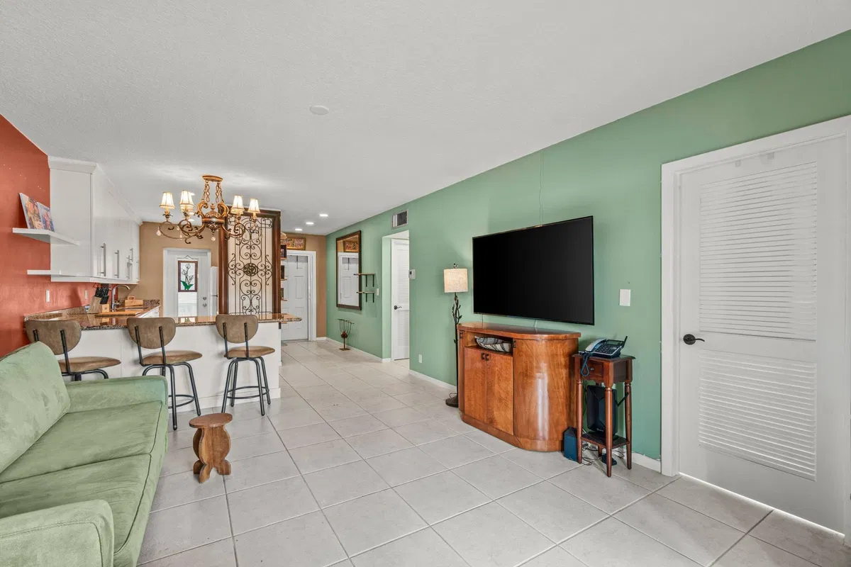  Unit 217 H photo 7